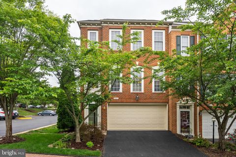 8001 SAMUEL WALLIS STREET LORTON VA 22079