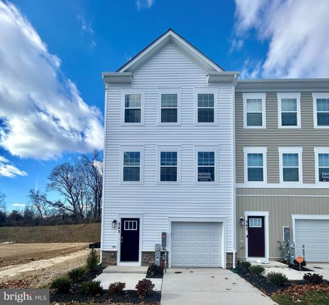 Townhouse For Sale - 411 Halyard Court<br/> JOPPA, MD 21085