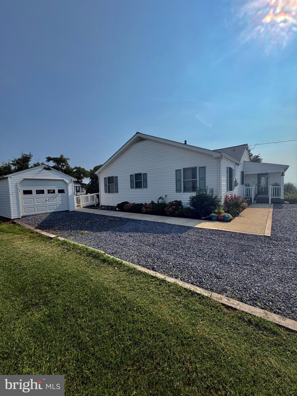 1210 HORSE POINT ROAD