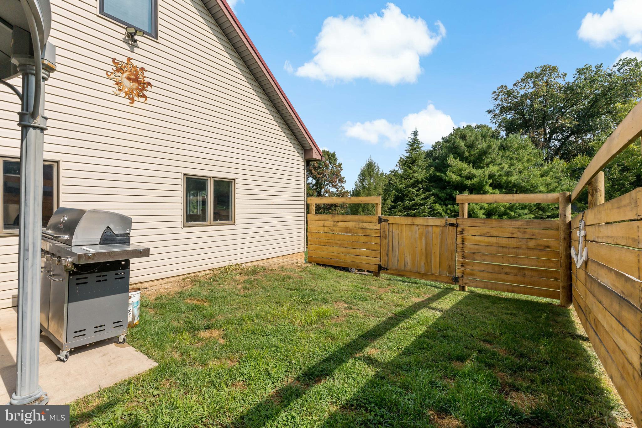 KINGSBROOKE ON THE POTOMAC - Residential