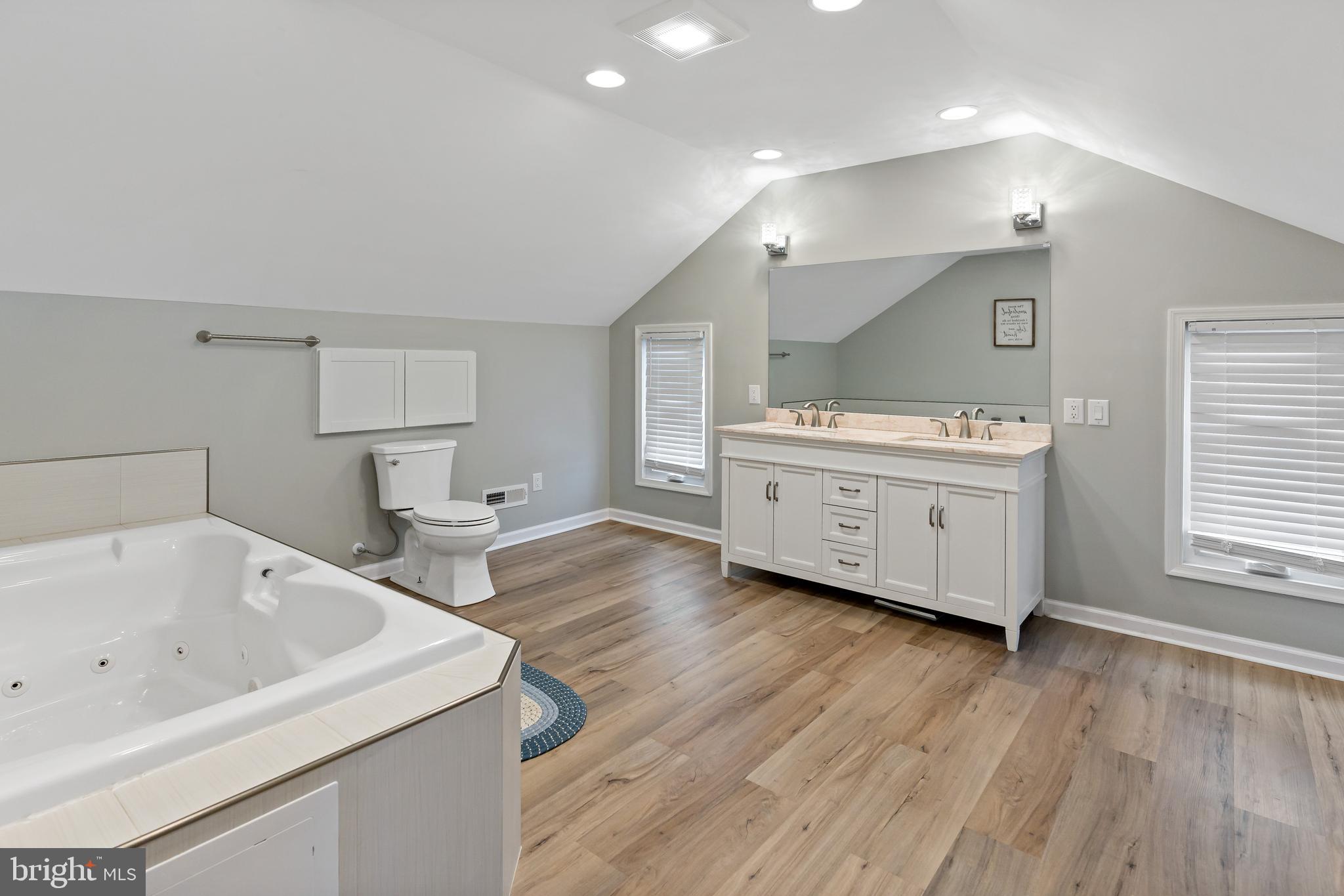 KINGSBROOKE ON THE POTOMAC - Residential