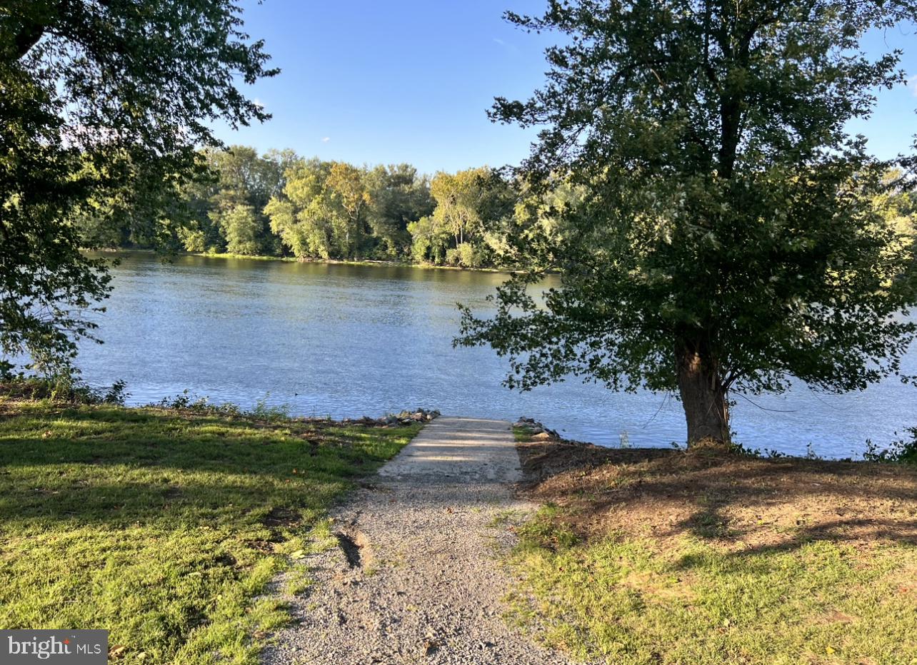 KINGSBROOKE ON THE POTOMAC - Residential