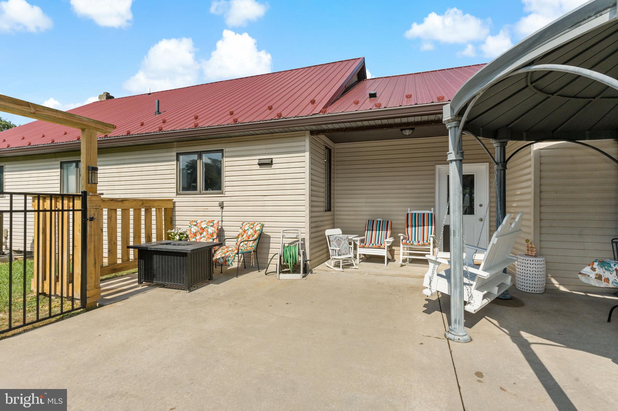 KINGSBROOKE ON THE POTOMAC - Residential