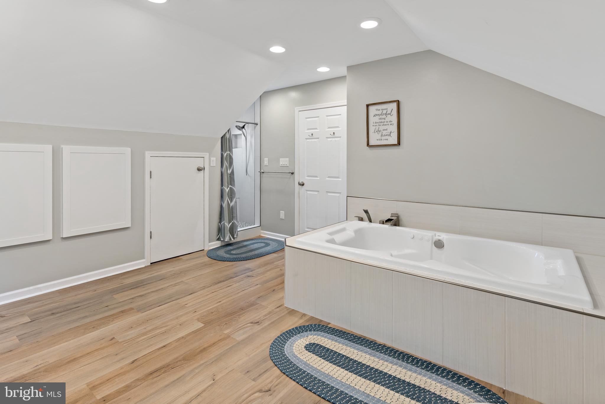 KINGSBROOKE ON THE POTOMAC - Residential