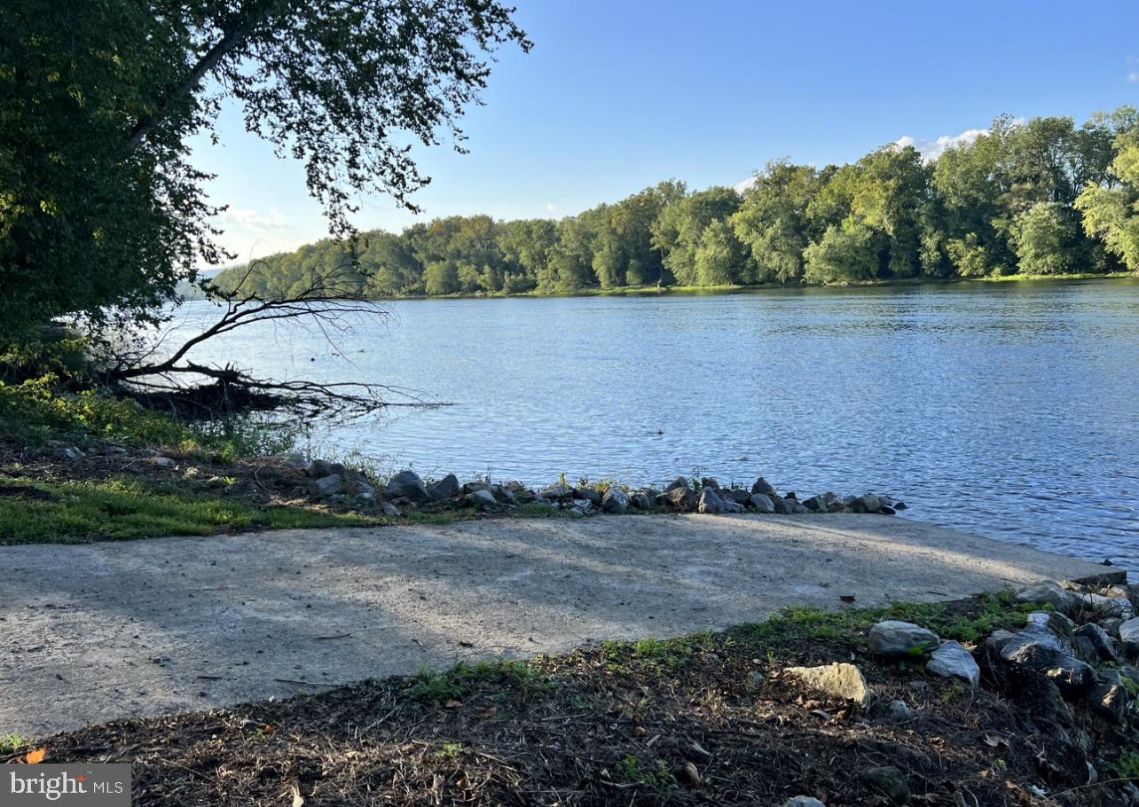 KINGSBROOKE ON THE POTOMAC - Residential