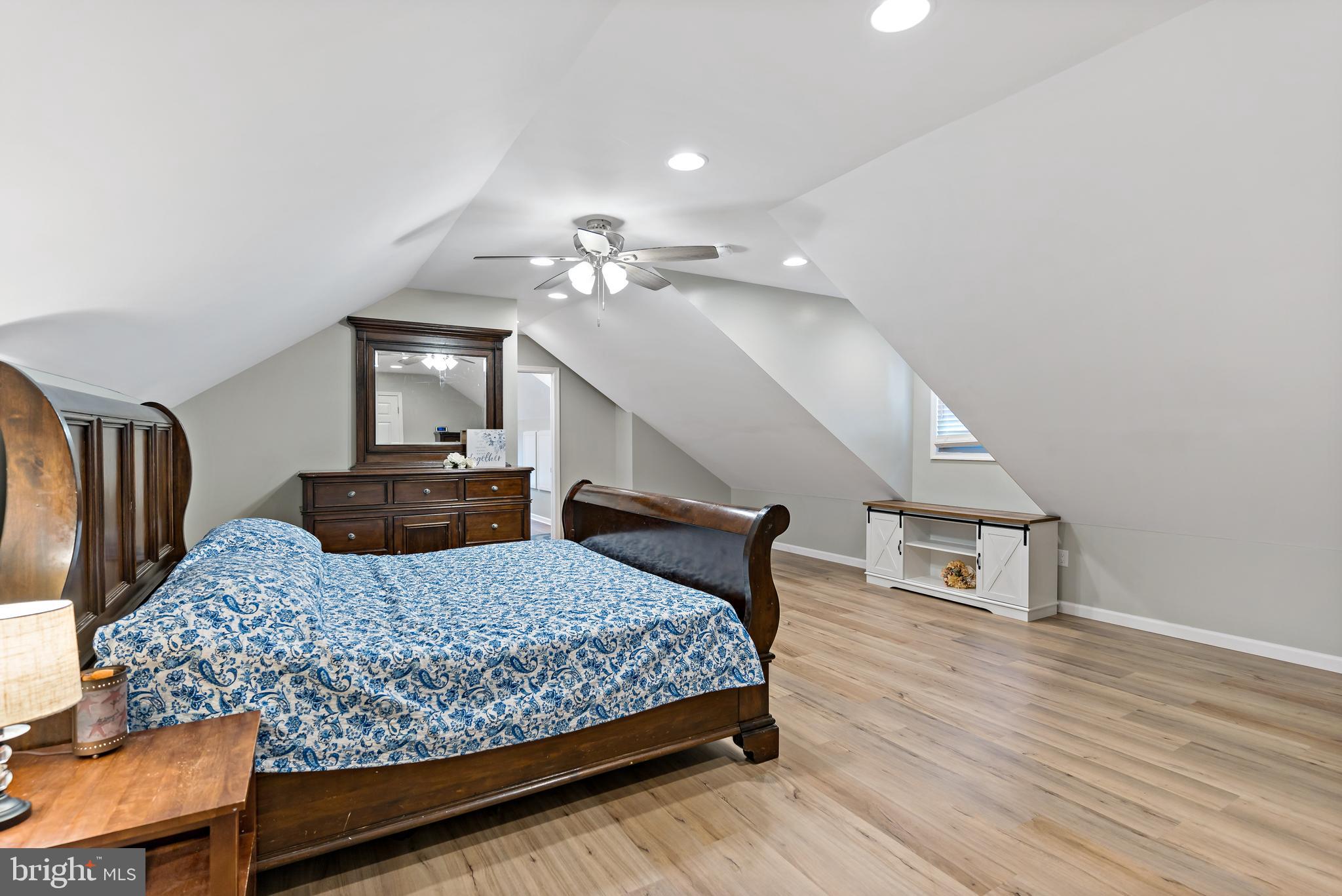 KINGSBROOKE ON THE POTOMAC - Residential