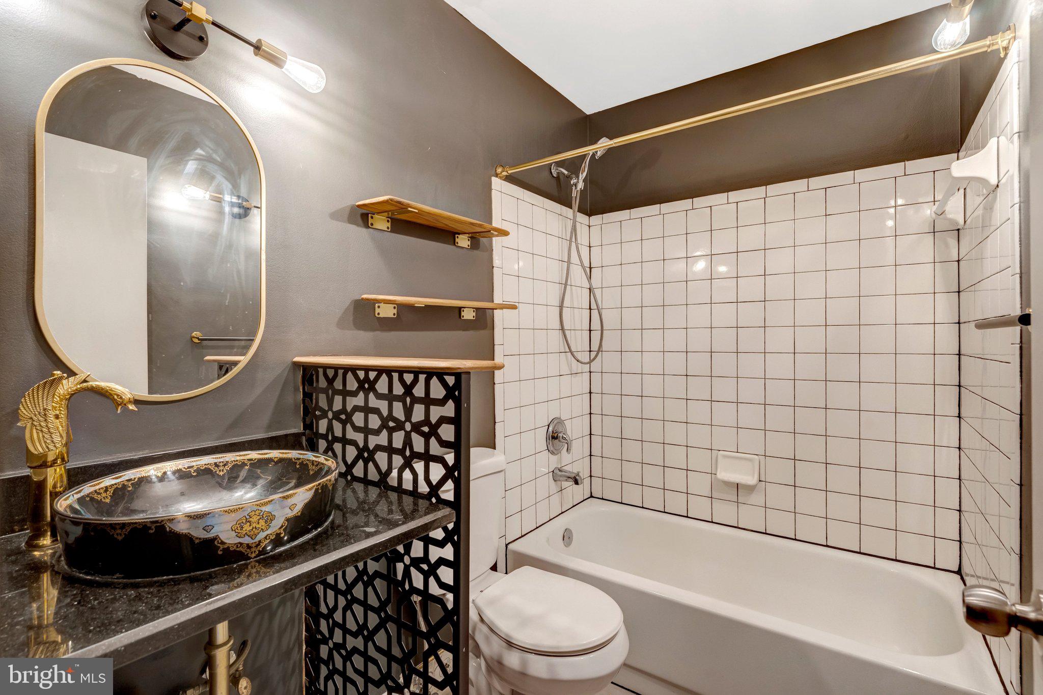 CENTREVILLE GREEN - Residential