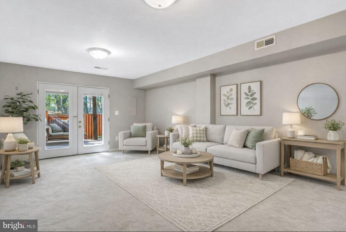 CENTREVILLE GREEN - Residential