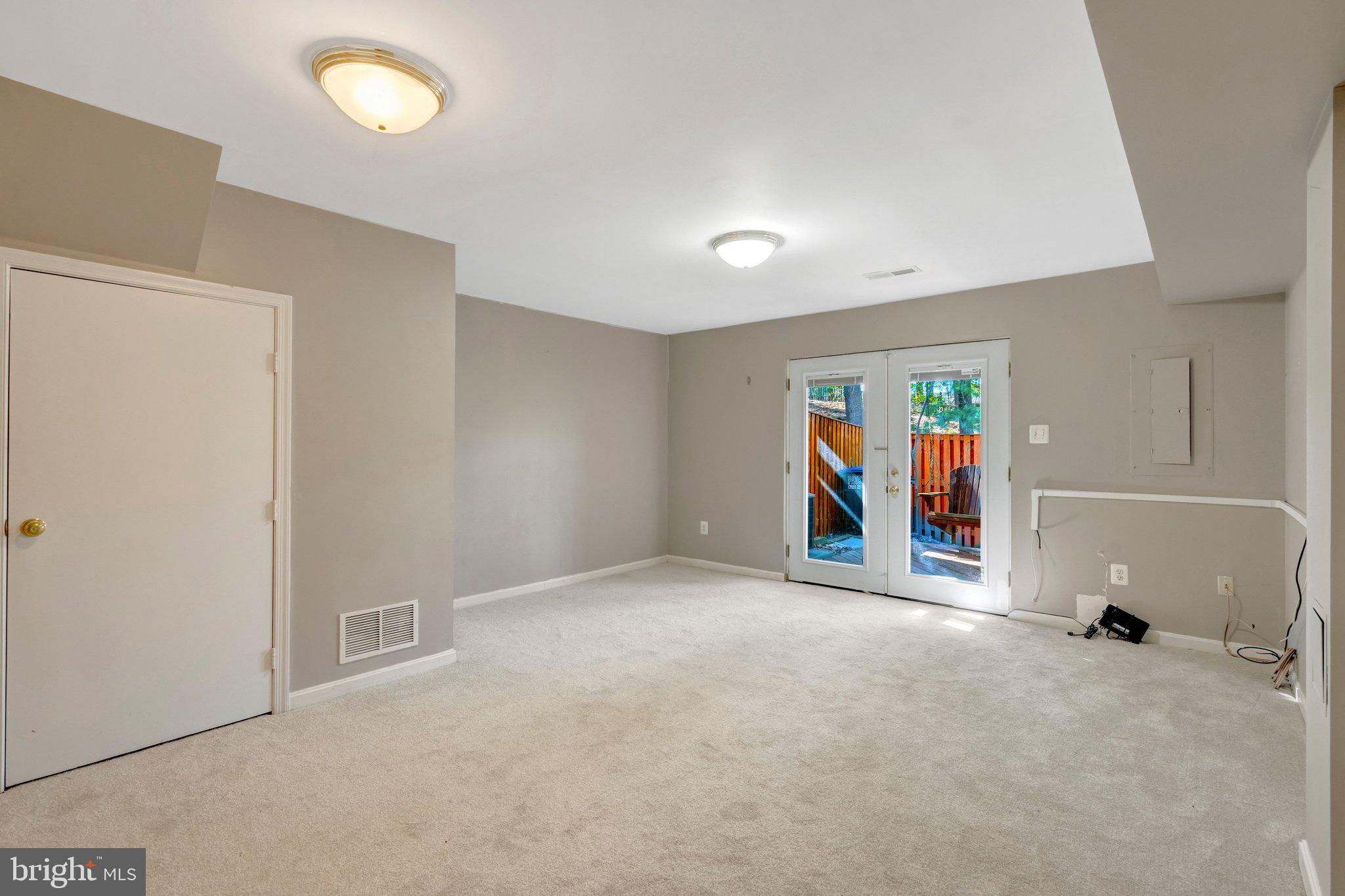 CENTREVILLE GREEN - Residential