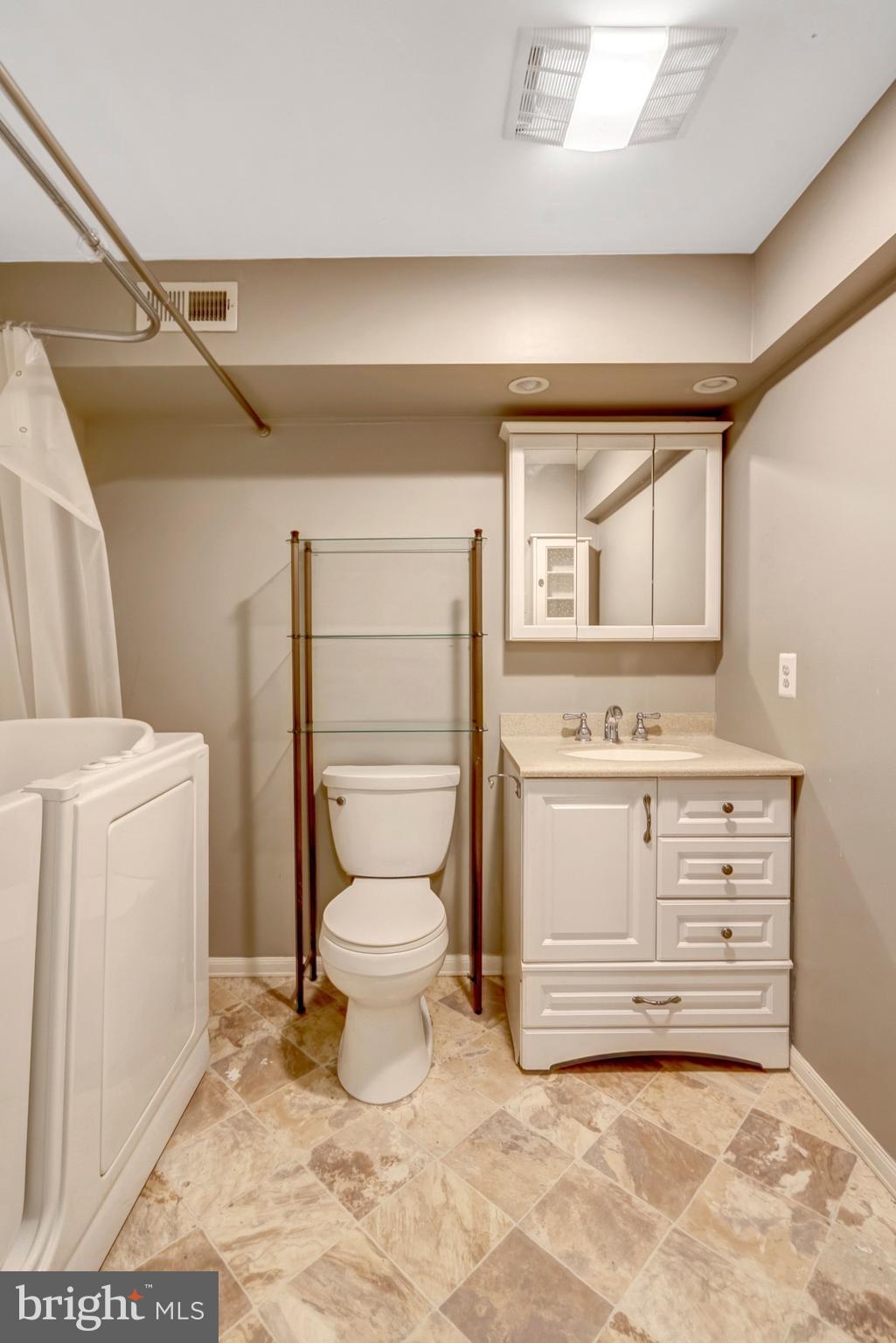 CENTREVILLE GREEN - Residential