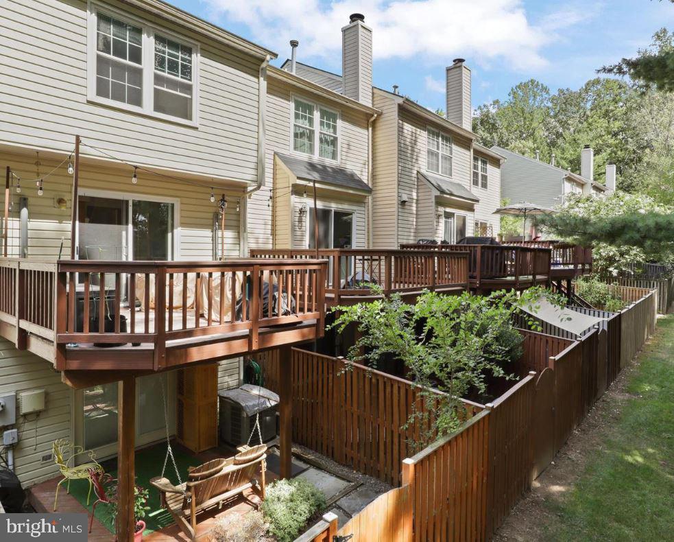 CENTREVILLE GREEN - Residential