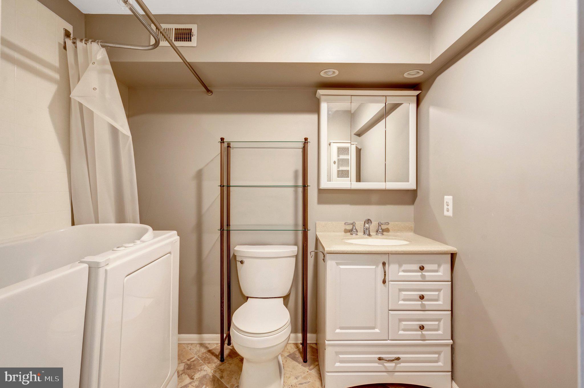 CENTREVILLE GREEN - Residential