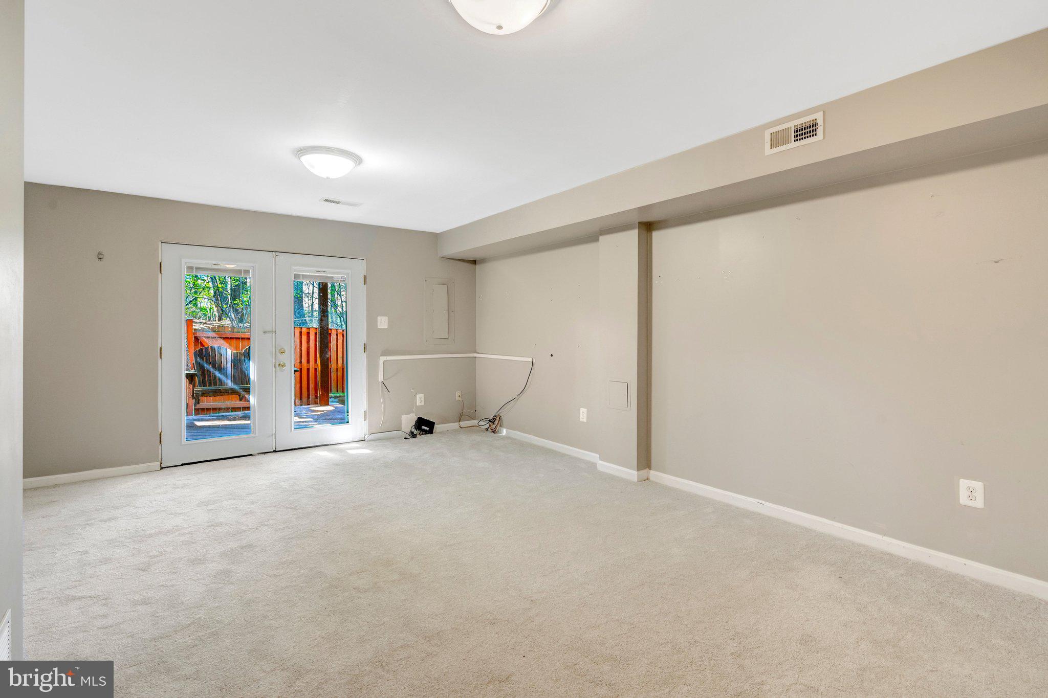 CENTREVILLE GREEN - Residential