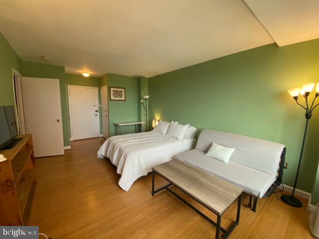 1021 ARLINGTON BOULEVARD 826