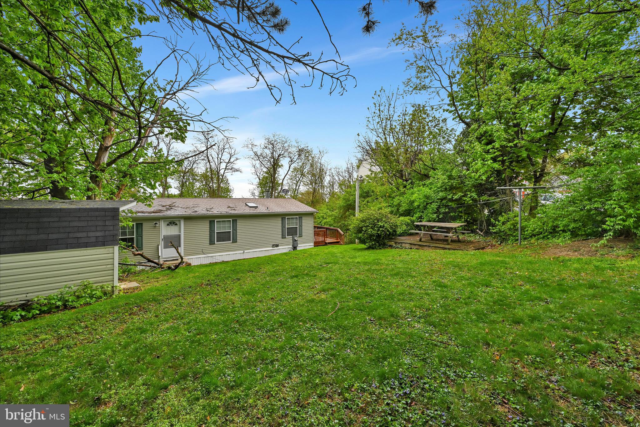 902 IVY LANE