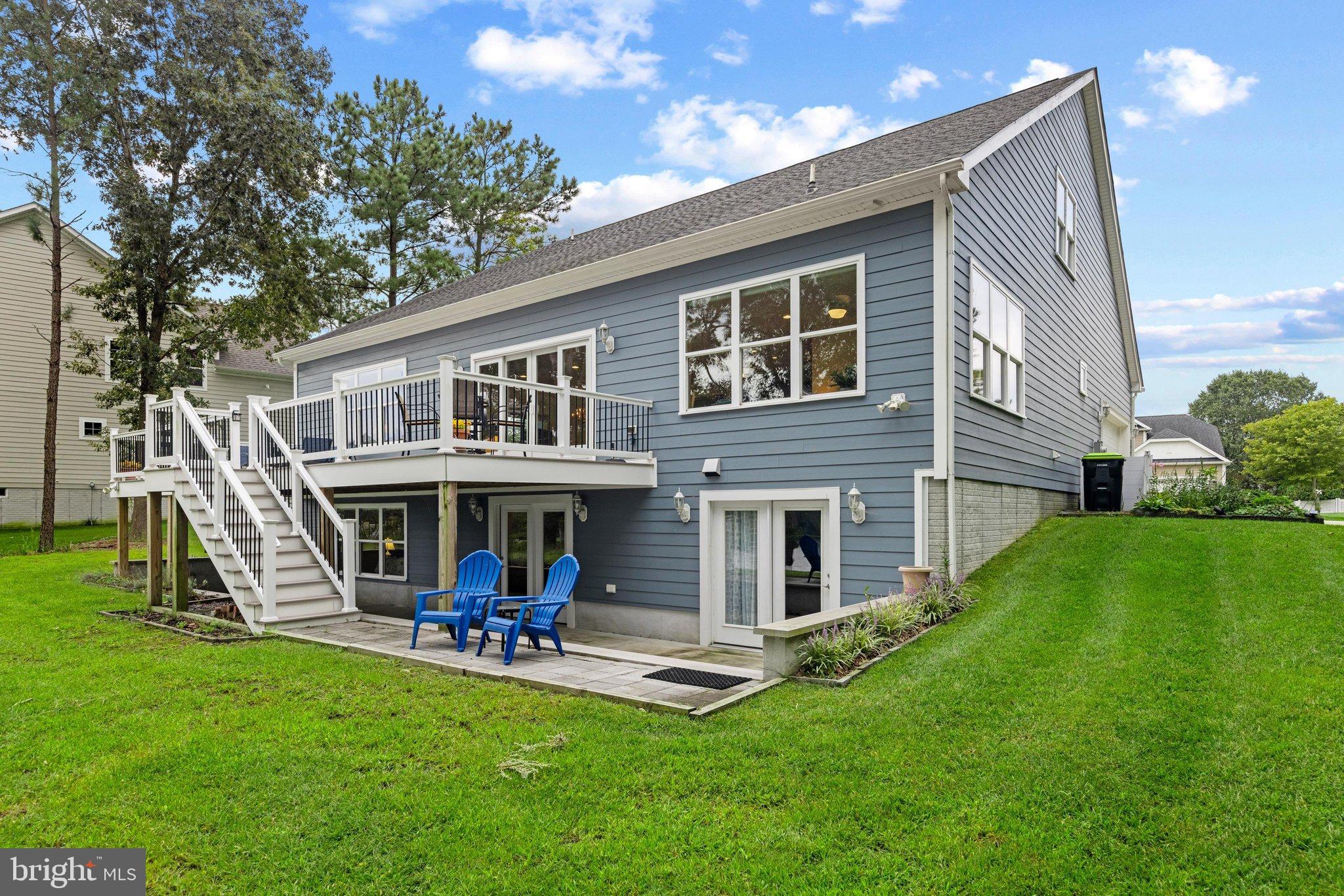 128 W SHORE DRIVE