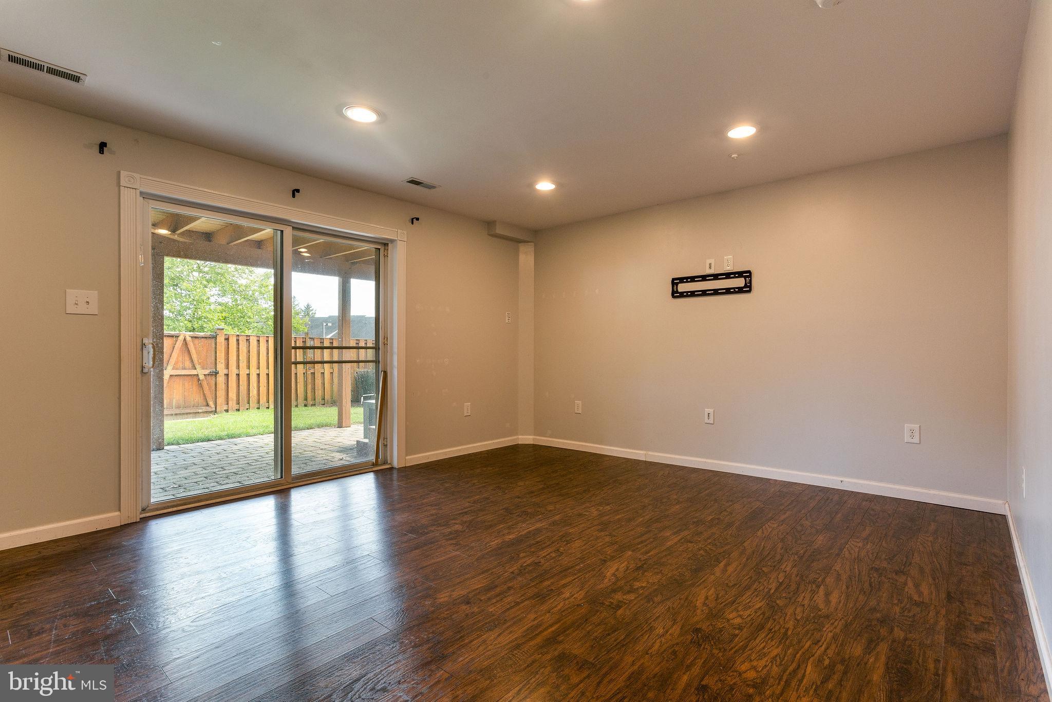 PARKVIEW MANOR - Residential