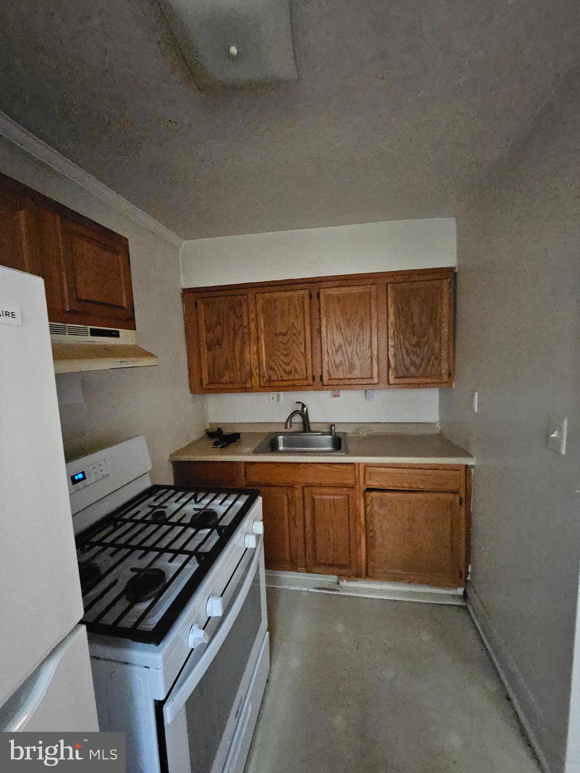 CAMERON VILLAGE - Residential Income