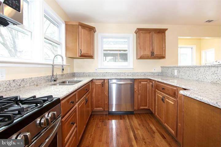 JOHNSONS HILL - Residential Lease