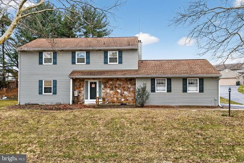 Homes For Sale - 7914 Woodsbluff Run<br/> Lehigh County, FOGELSVILLE, PA 18051