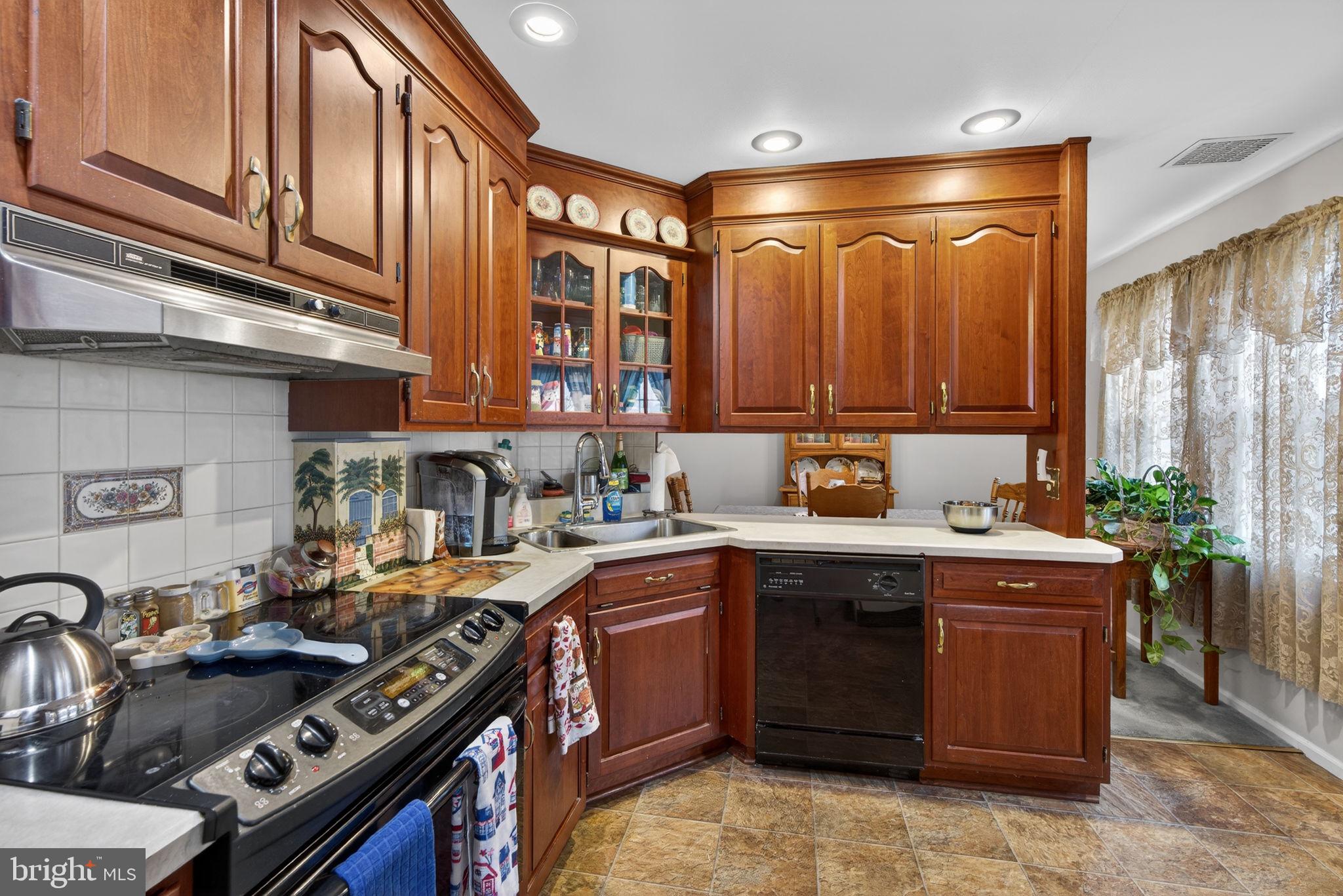 APPLEWOOD - Residential