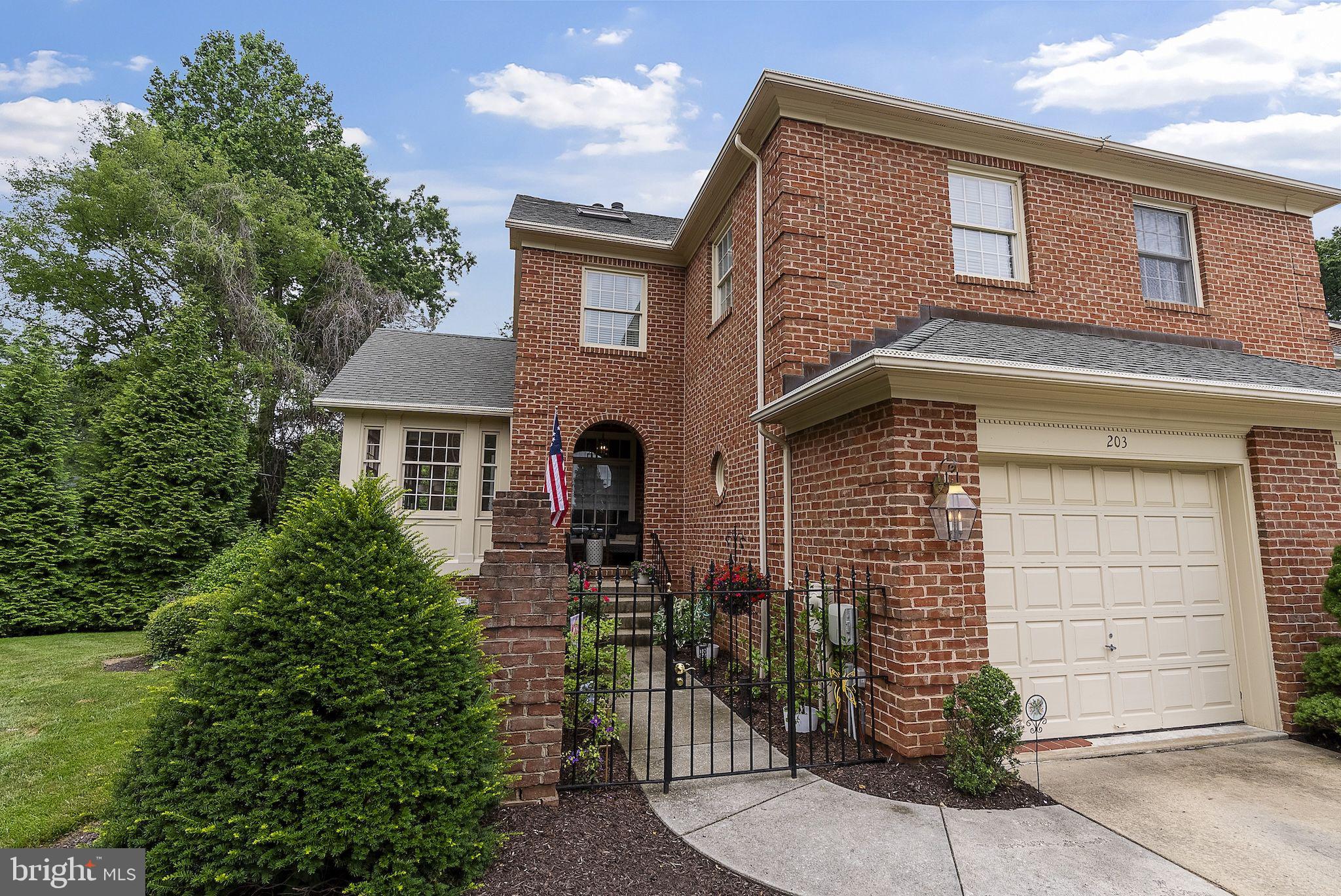 203 WELLINGTON COURT