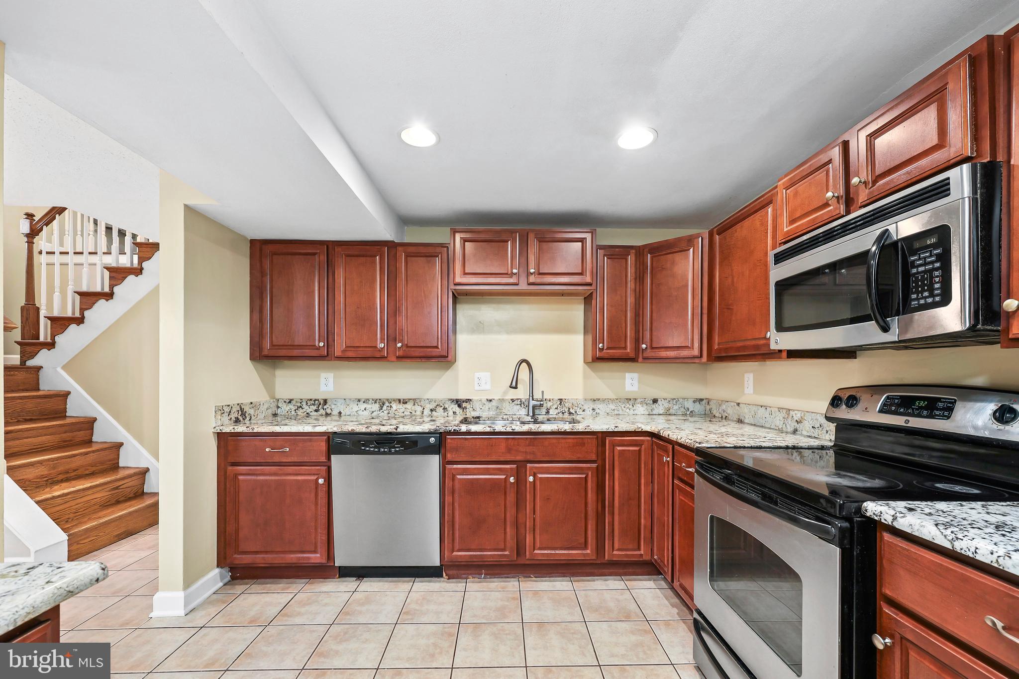 DALE CITY - Residential