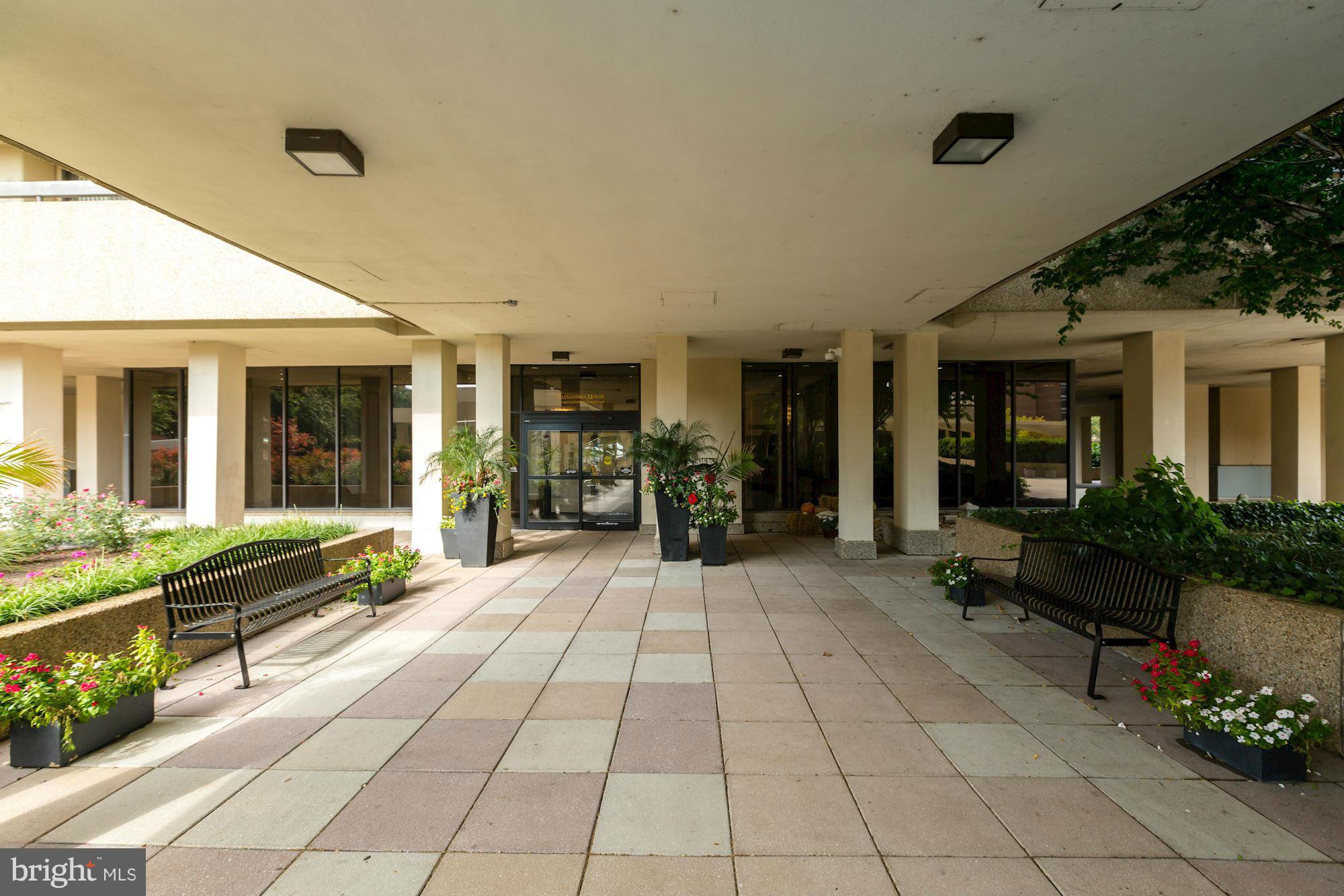 ALEXANDRIA HOUSE - Residential