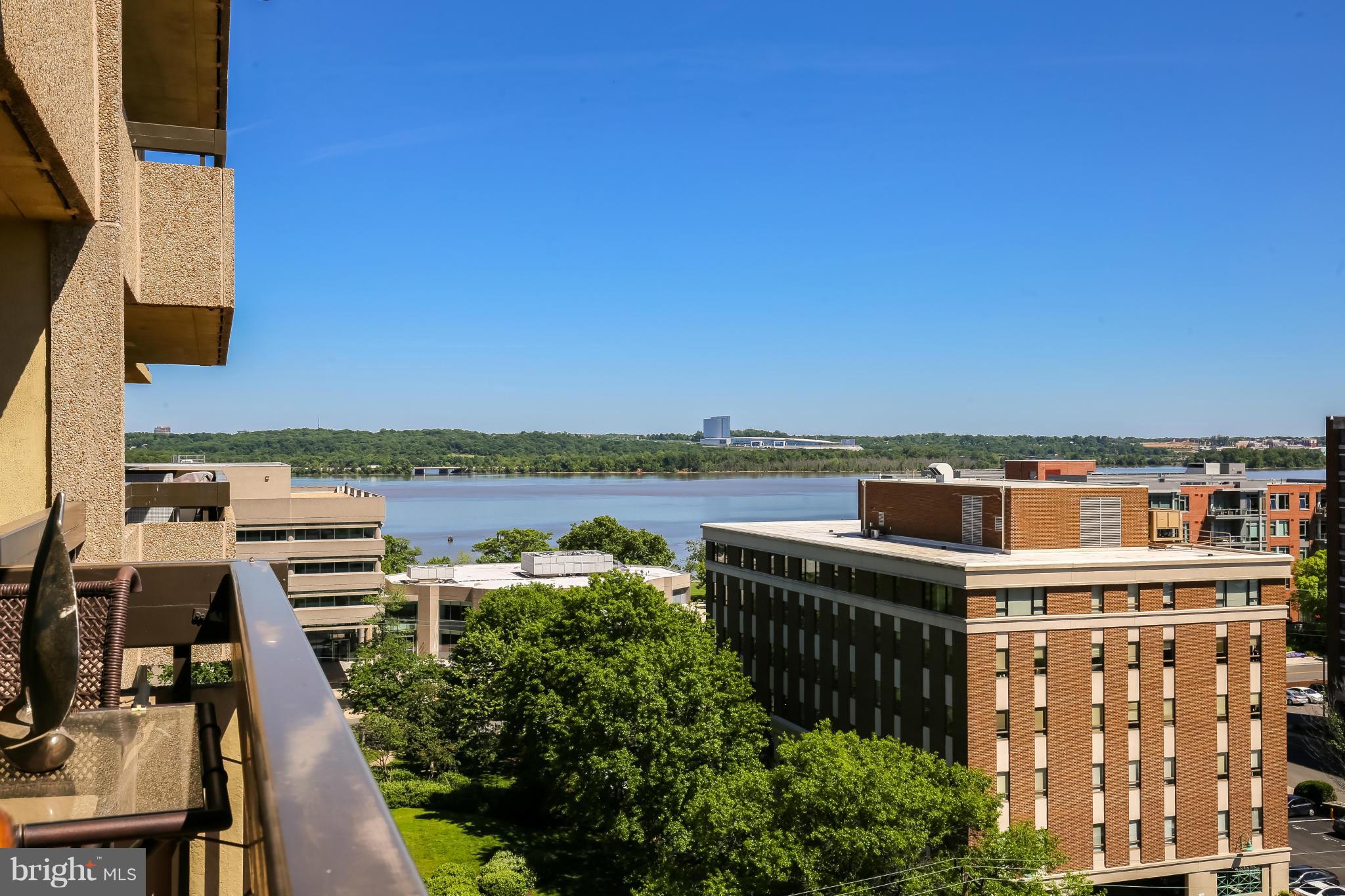 ALEXANDRIA HOUSE - Residential