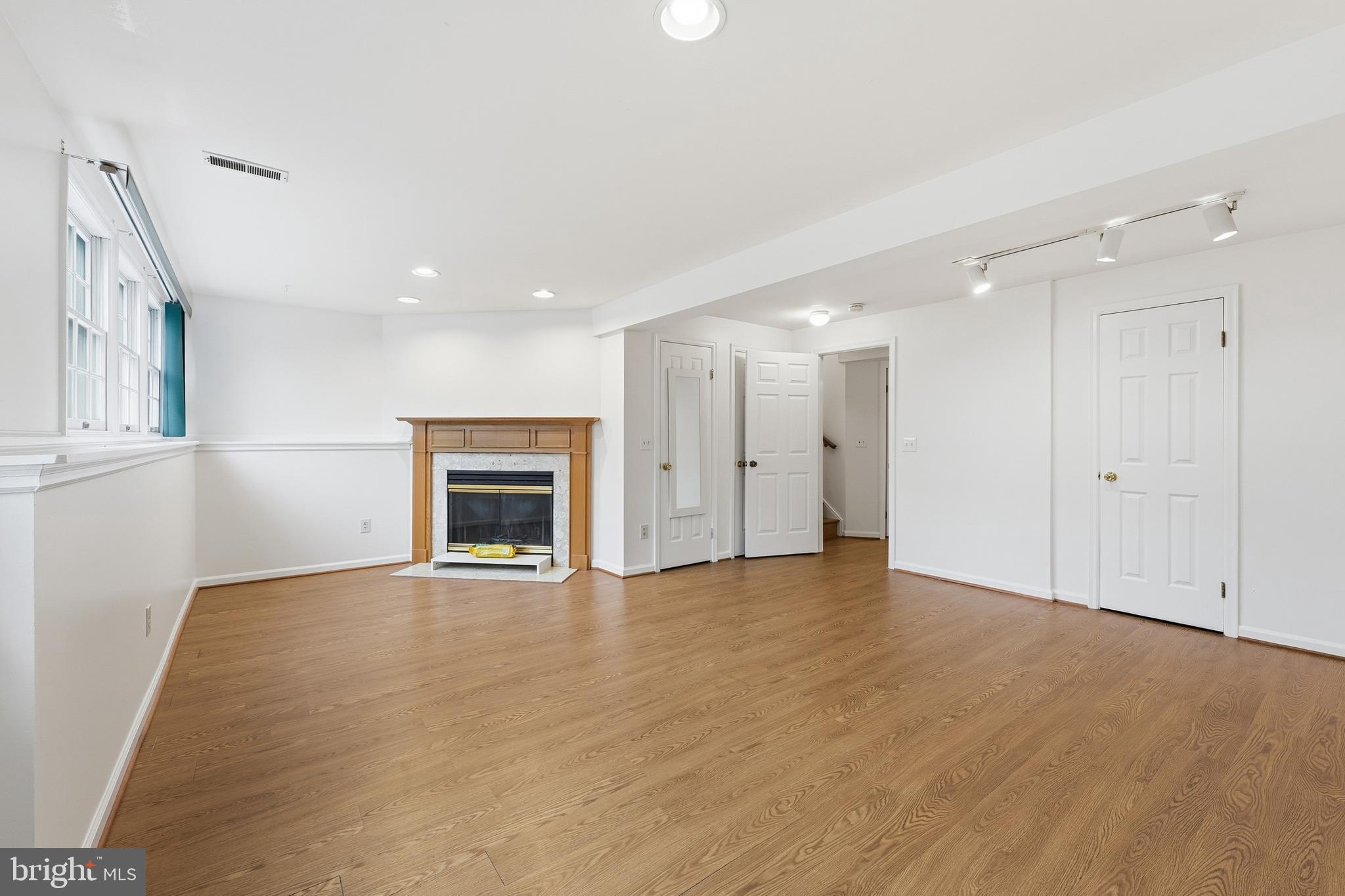 CENTRE RIDGE - Residential