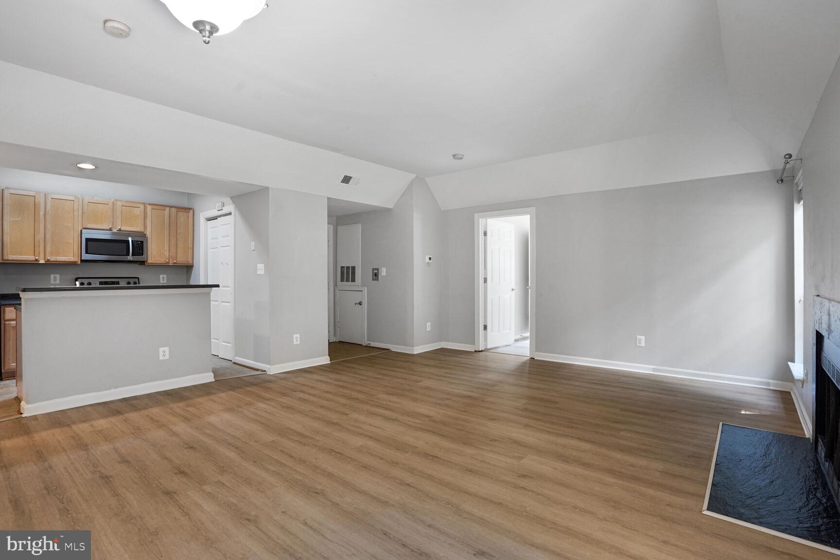 3906 PENDERVIEW DRIVE 701