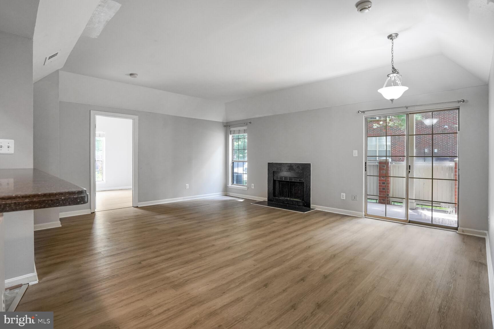 3906 PENDERVIEW DRIVE 701