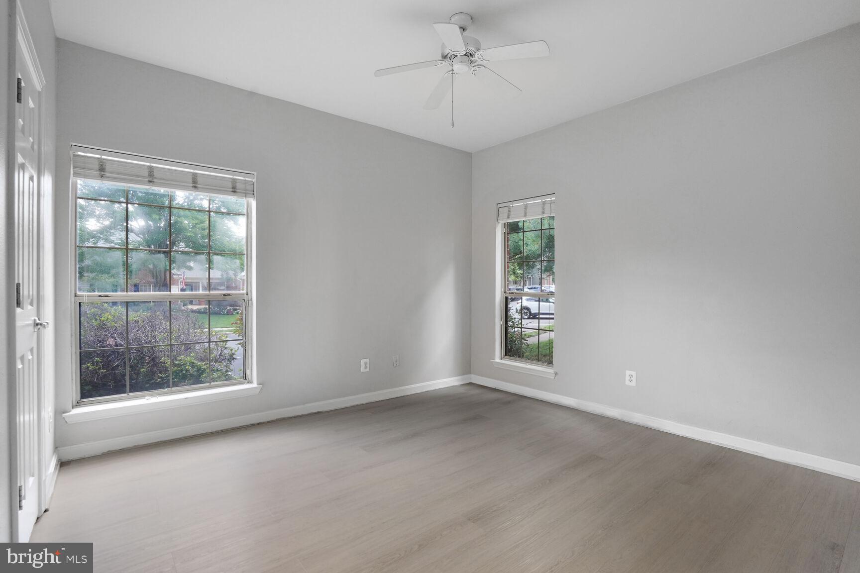 PENDERBROOK SQUARE CONDOMINIUMS - Residential