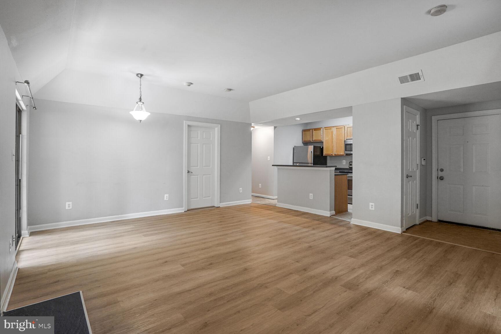 3906 PENDERVIEW DRIVE 701