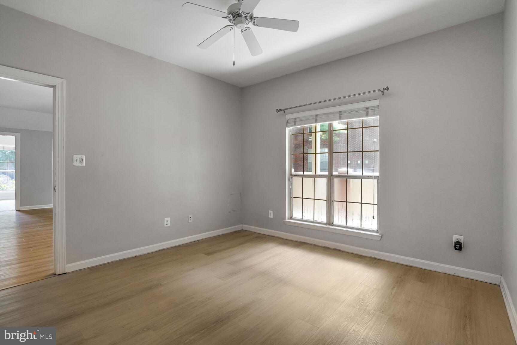 PENDERBROOK SQUARE CONDOMINIUMS - Residential