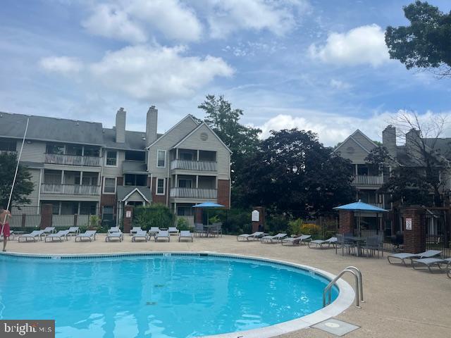 PENDERBROOK SQUARE CONDOMINIUMS - Residential