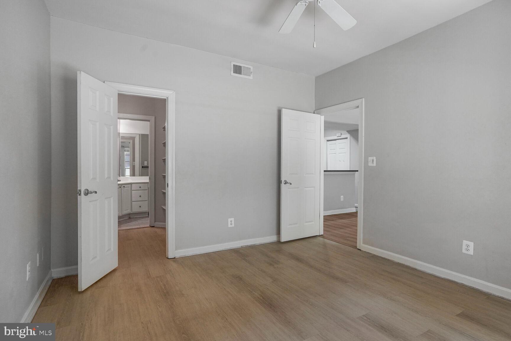 PENDERBROOK SQUARE CONDOMINIUMS - Residential