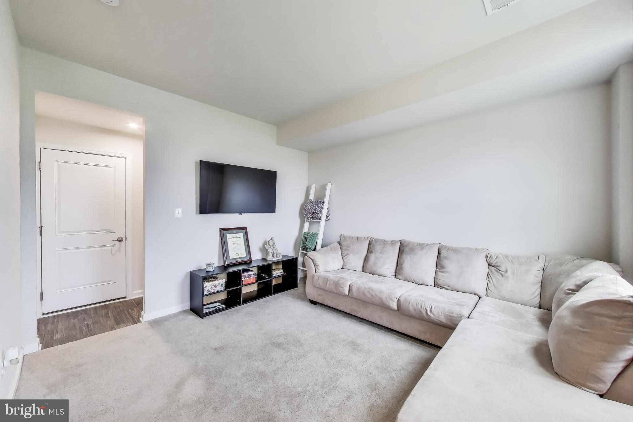 5125 PENN STREET