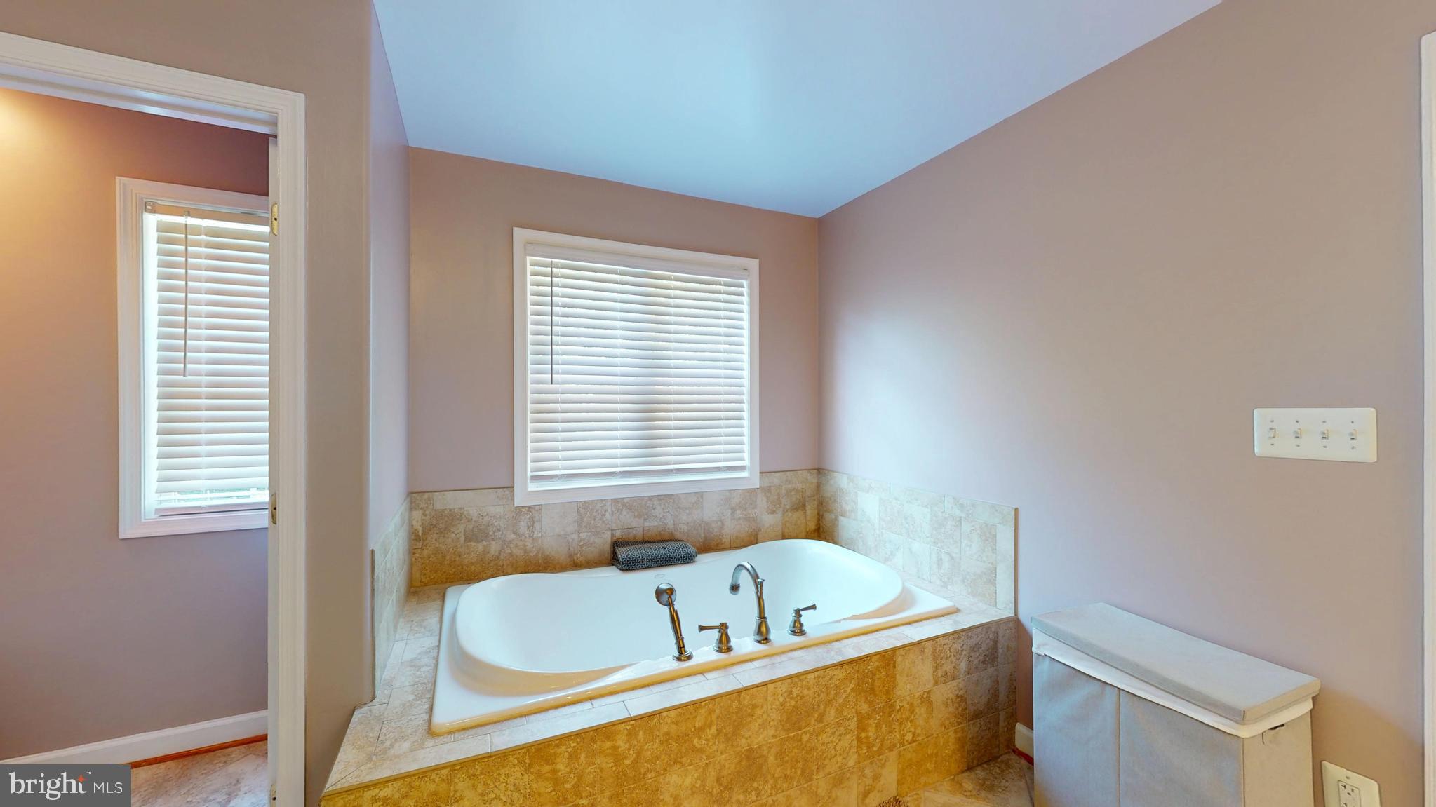 AMBERLEIGH FARMS - Residential