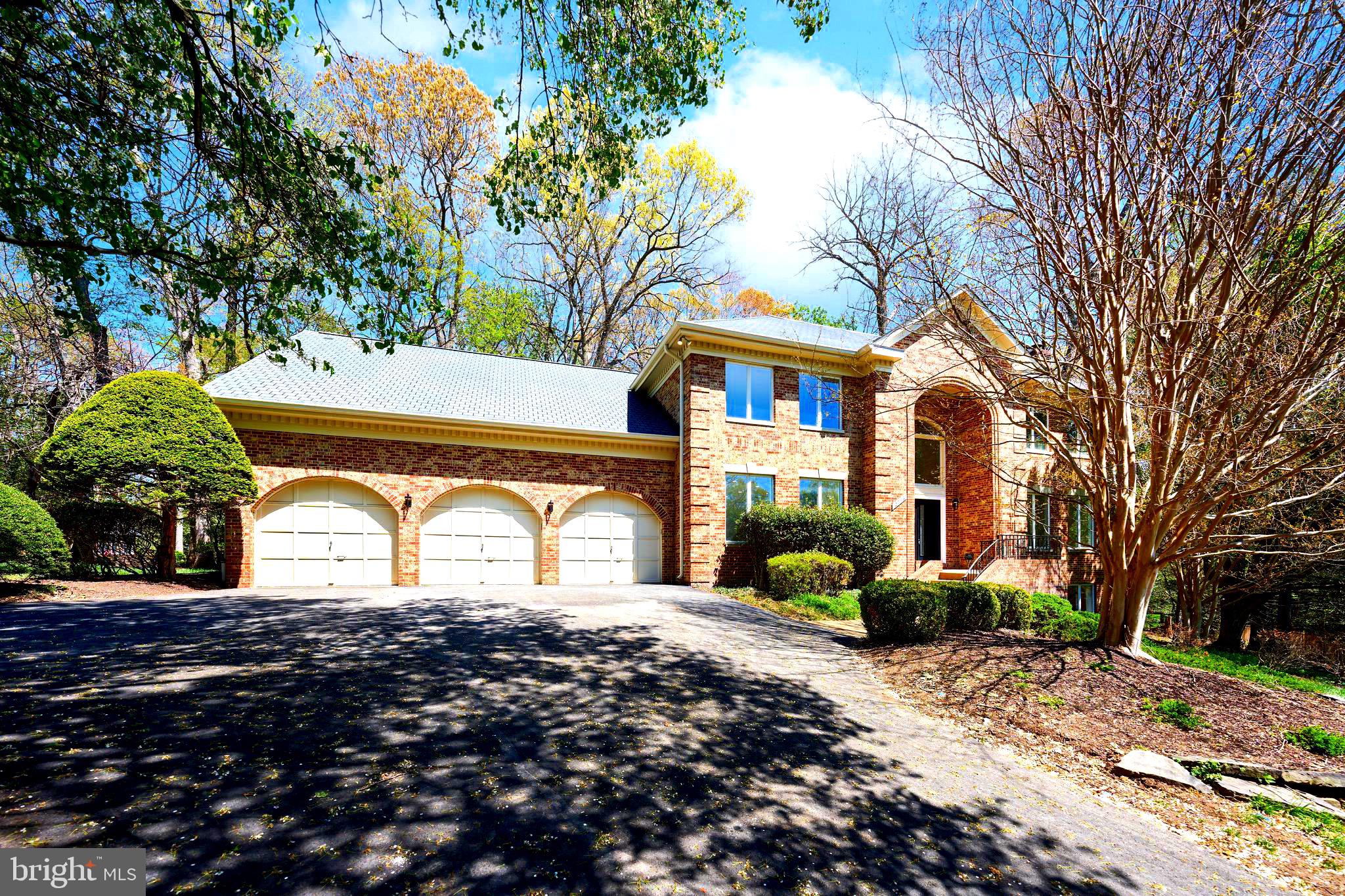 2713 SILKWOOD COURT