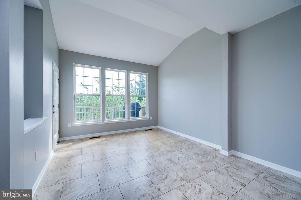 SUNNYBROOK - Residential