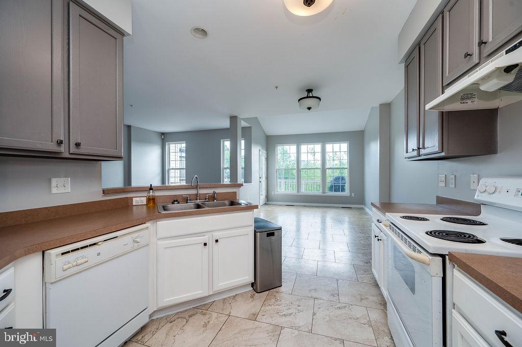 SUNNYBROOK - Residential