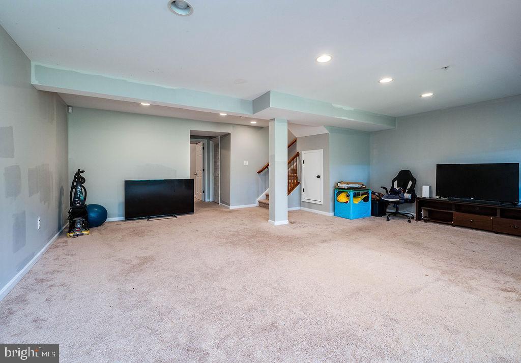 SUNNYBROOK - Residential