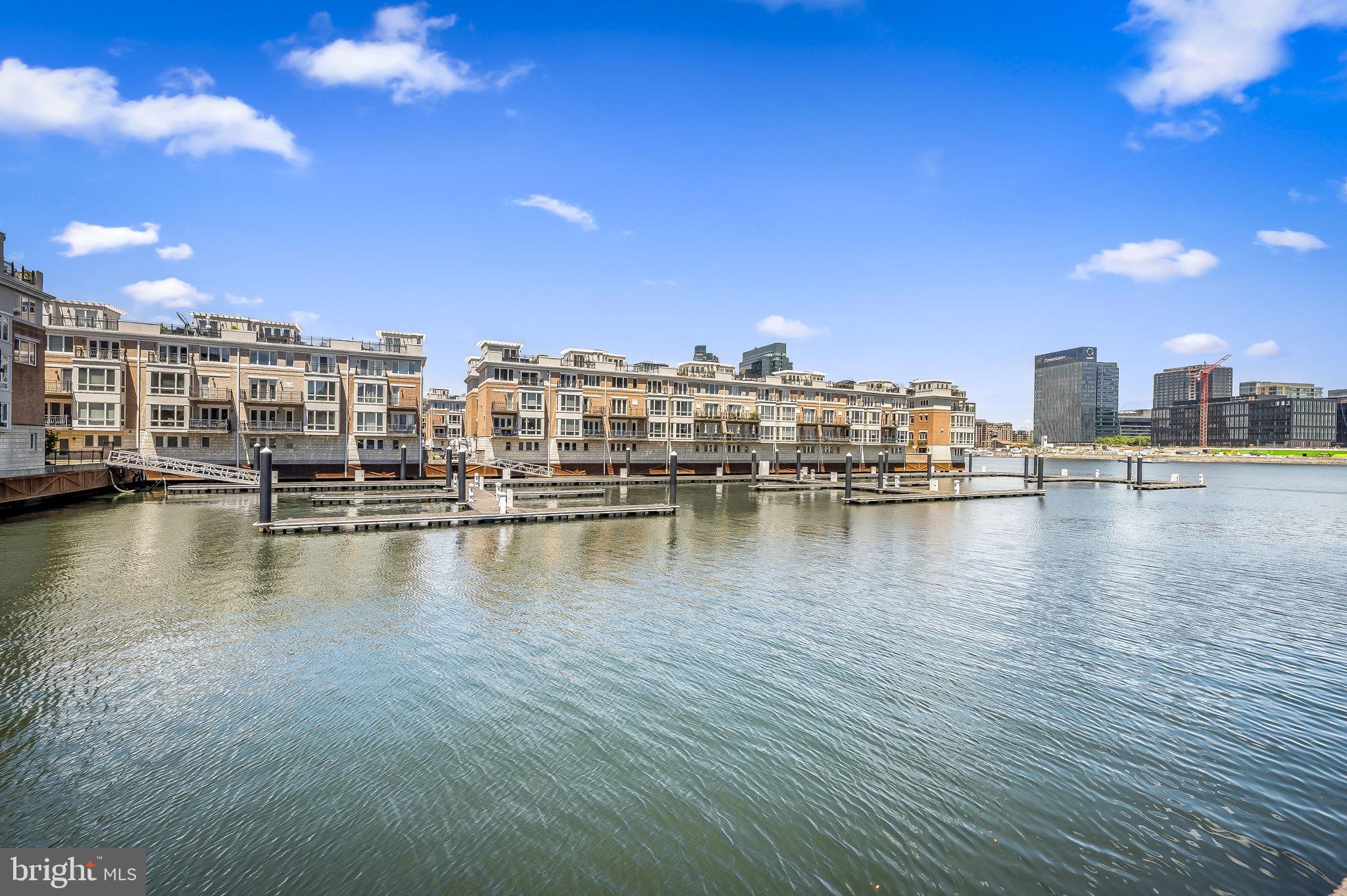 PIERSIDE AT HARBORVIEW - Residential