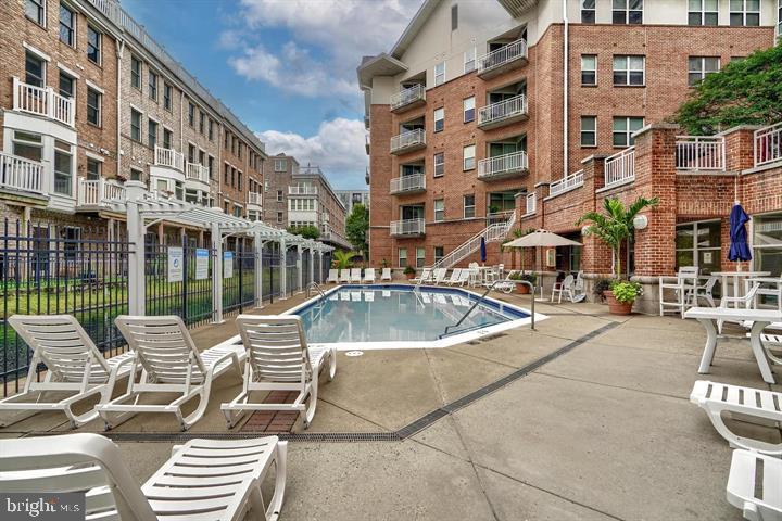 PIERSIDE AT HARBORVIEW - Residential