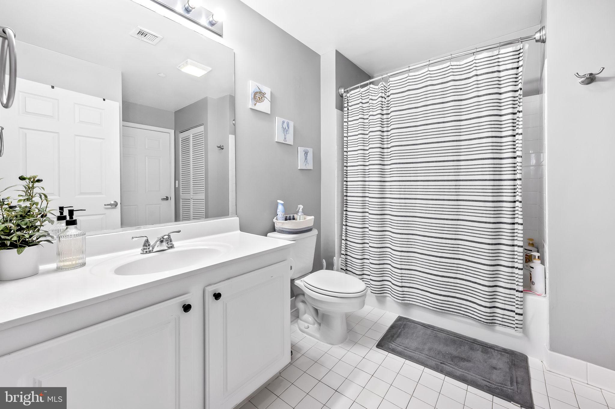 PIERSIDE AT HARBORVIEW - Residential