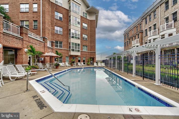 PIERSIDE AT HARBORVIEW - Residential