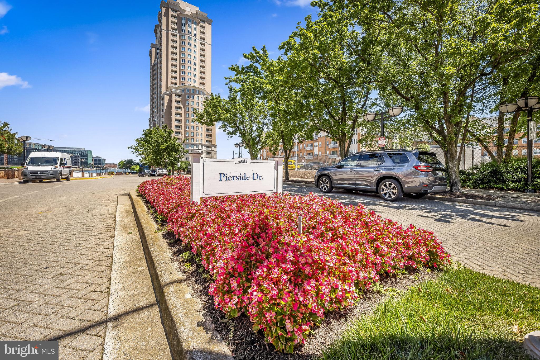 PIERSIDE AT HARBORVIEW - Residential