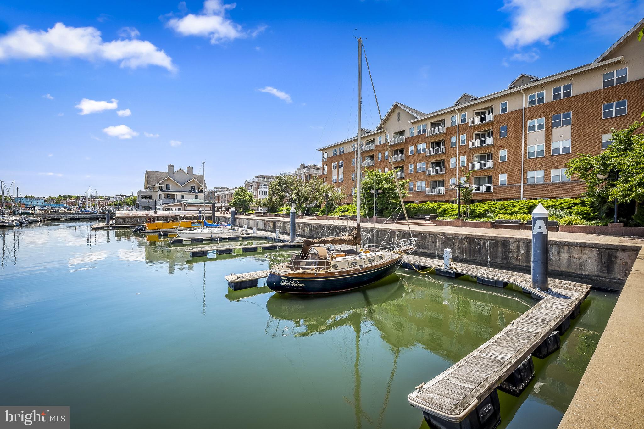 PIERSIDE AT HARBORVIEW - Residential