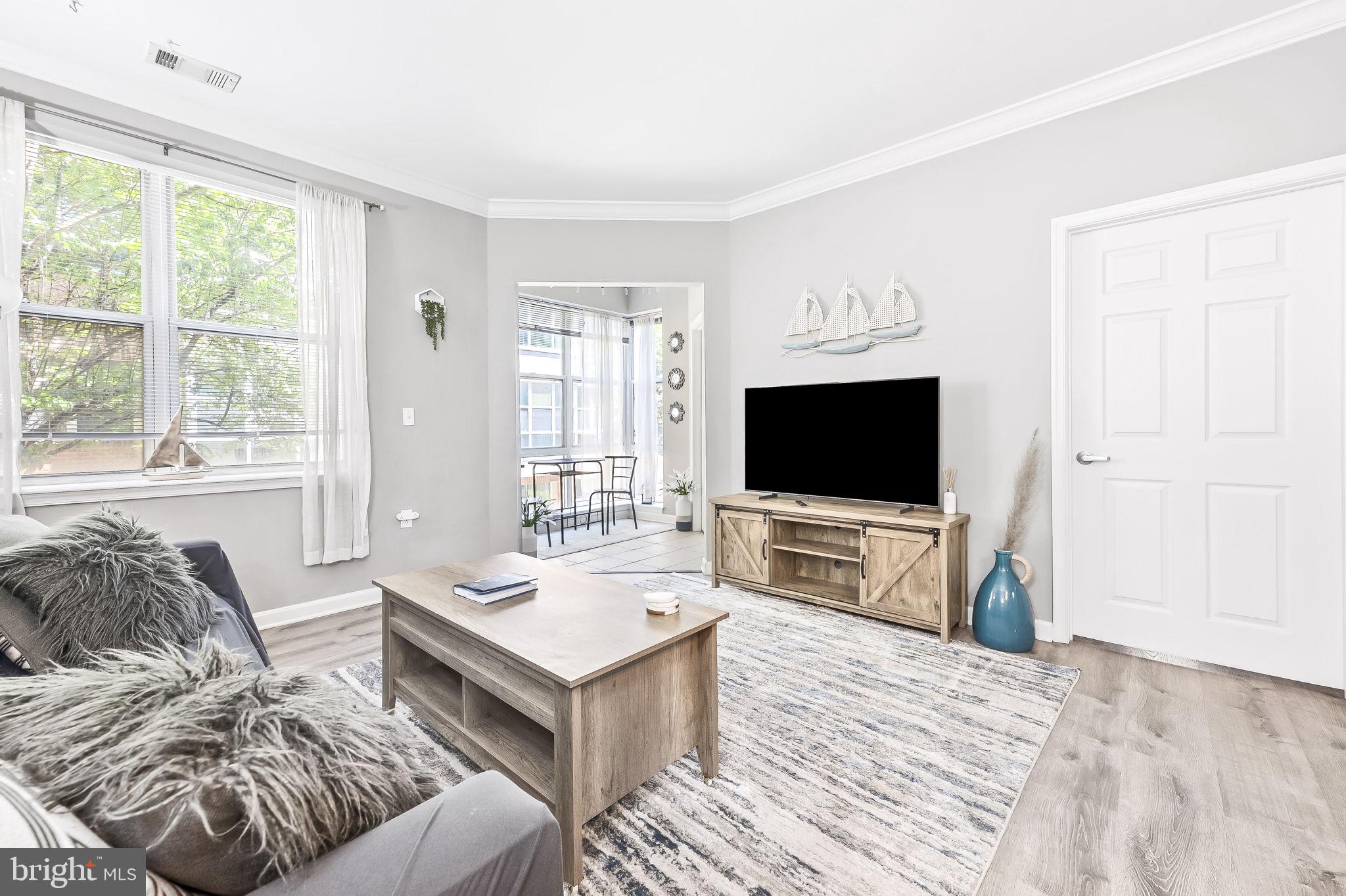 PIERSIDE AT HARBORVIEW - Residential